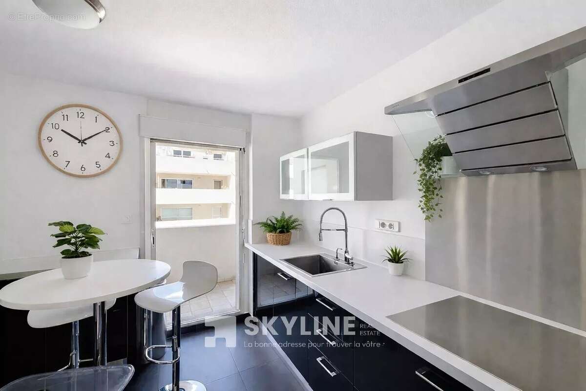 Appartement à MARSEILLE-6E