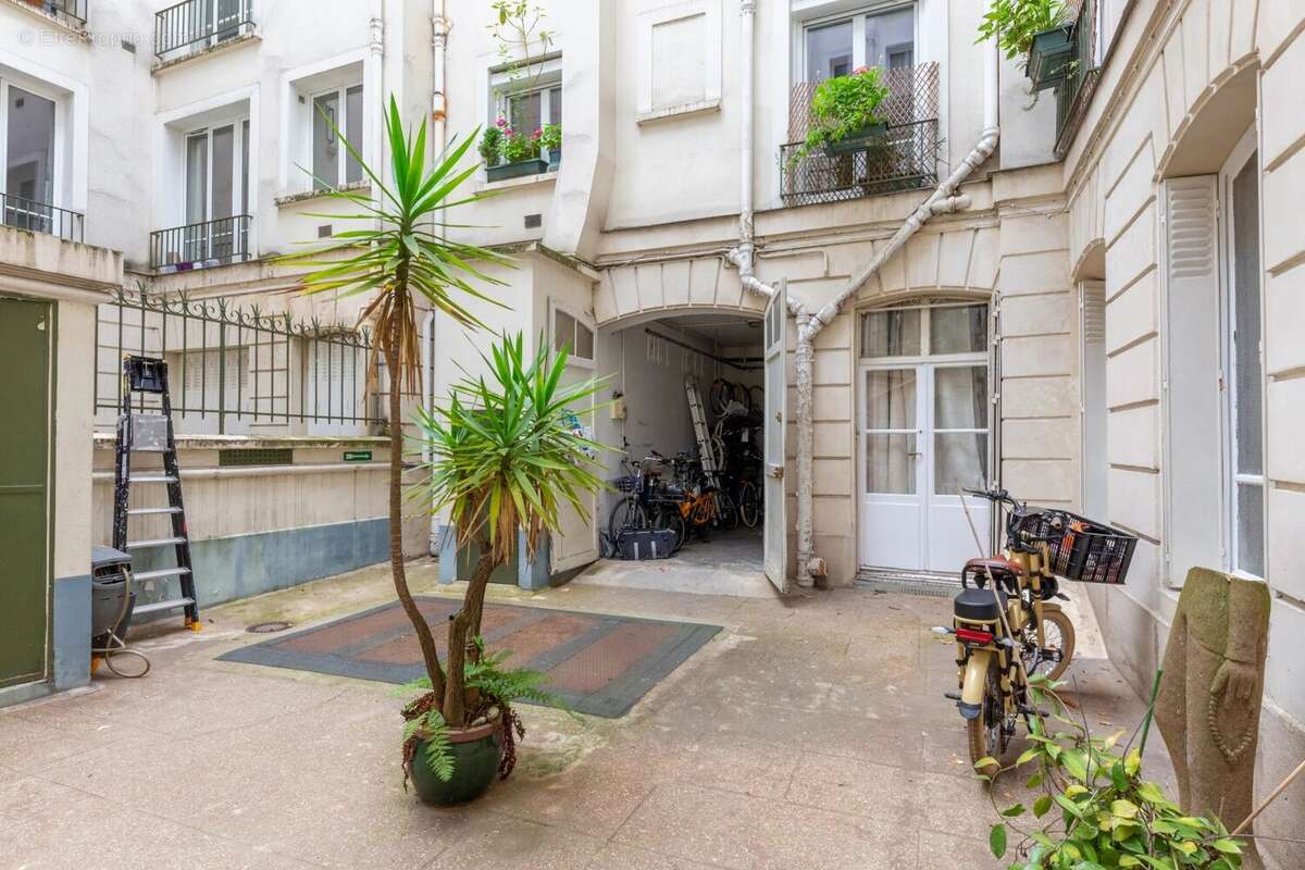 Appartement à PARIS-17E