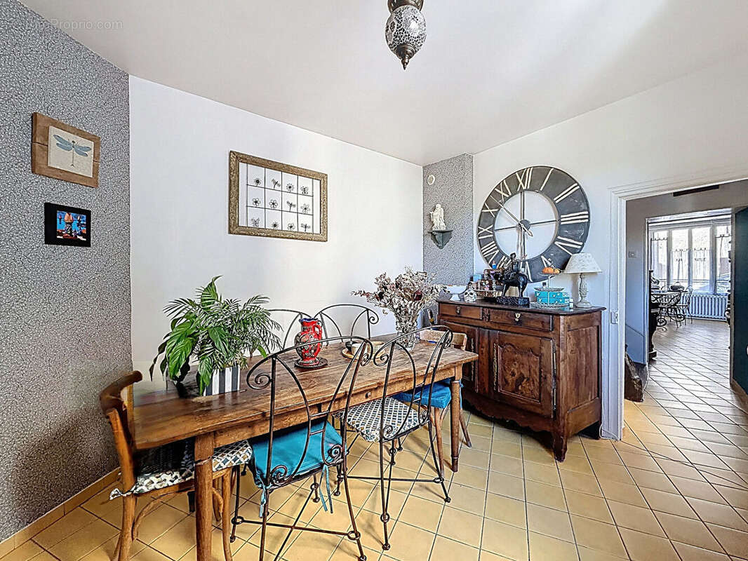 Maison à NEAUPHLE-LE-CHATEAU