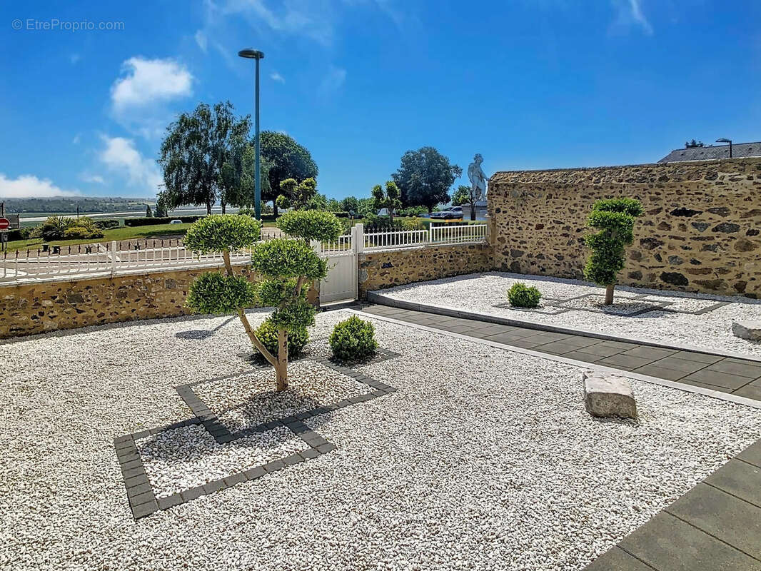 Maison à TOURVILLE-SUR-SIENNE