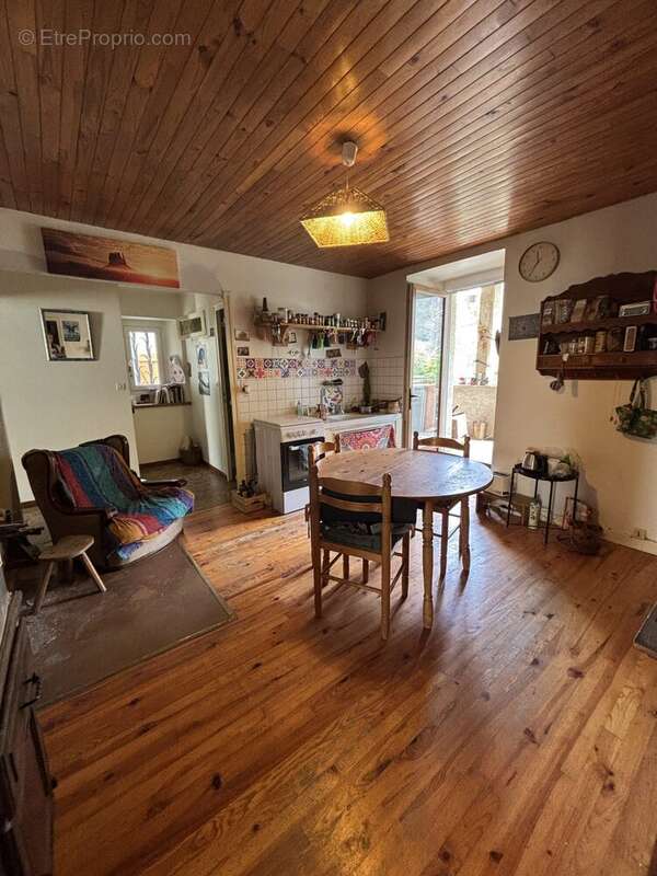 Appartement à POYOLS