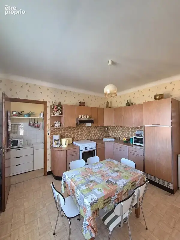 Maison d'habitation sur deux niveaux avec garages - photo 2