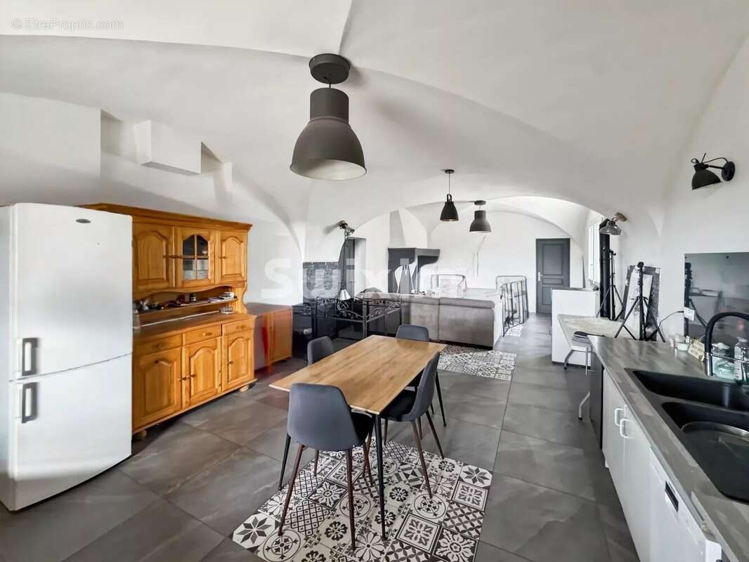 Maison à MONTELIMAR