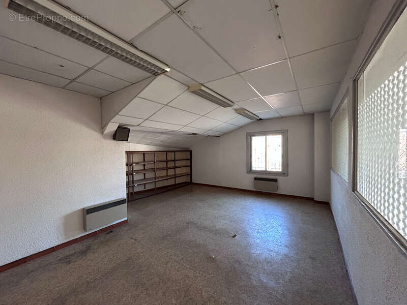 Commerce à PIERRELATTE