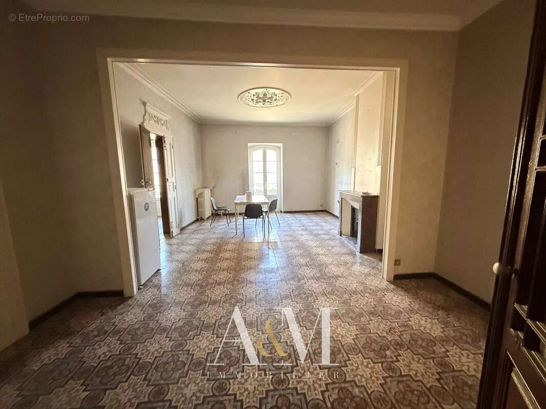 Appartement T5/T6 de 150 m² av patio et balcon - photo 7