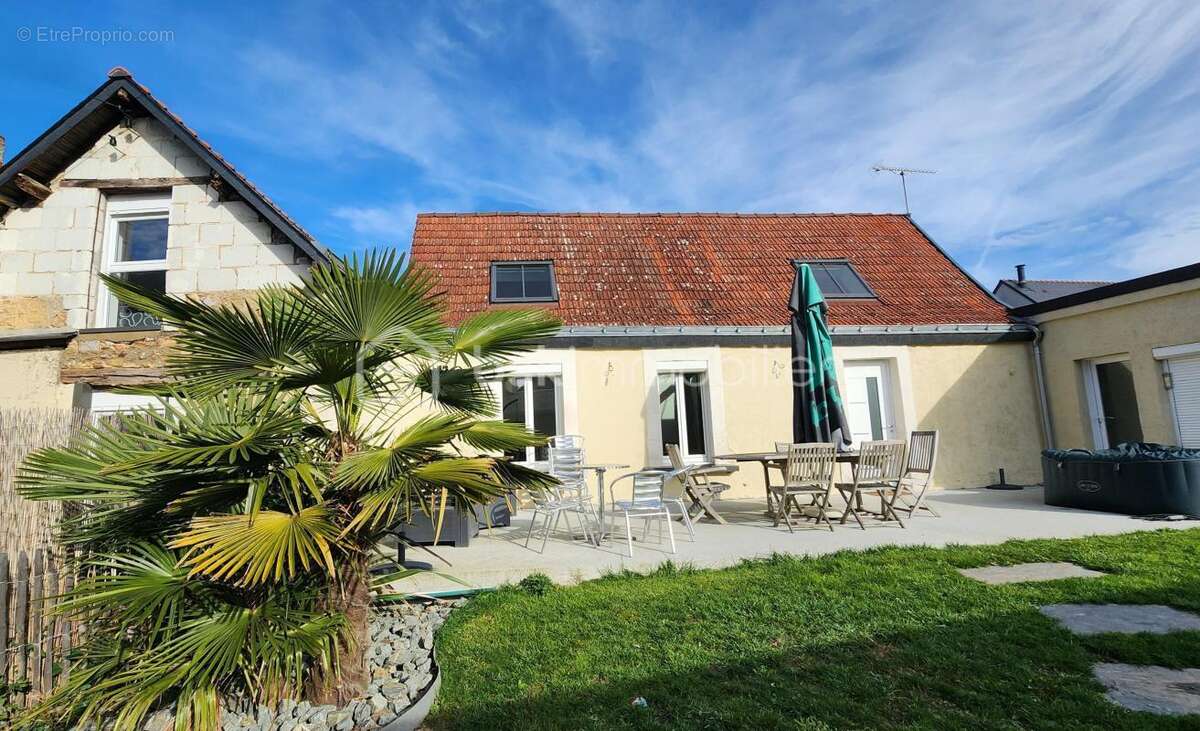 Commerce à SOULAIRE-ET-BOURG