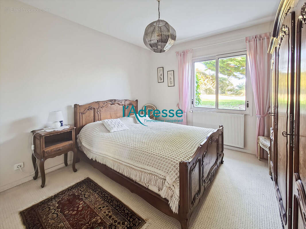 Maison à MONTREVAULT