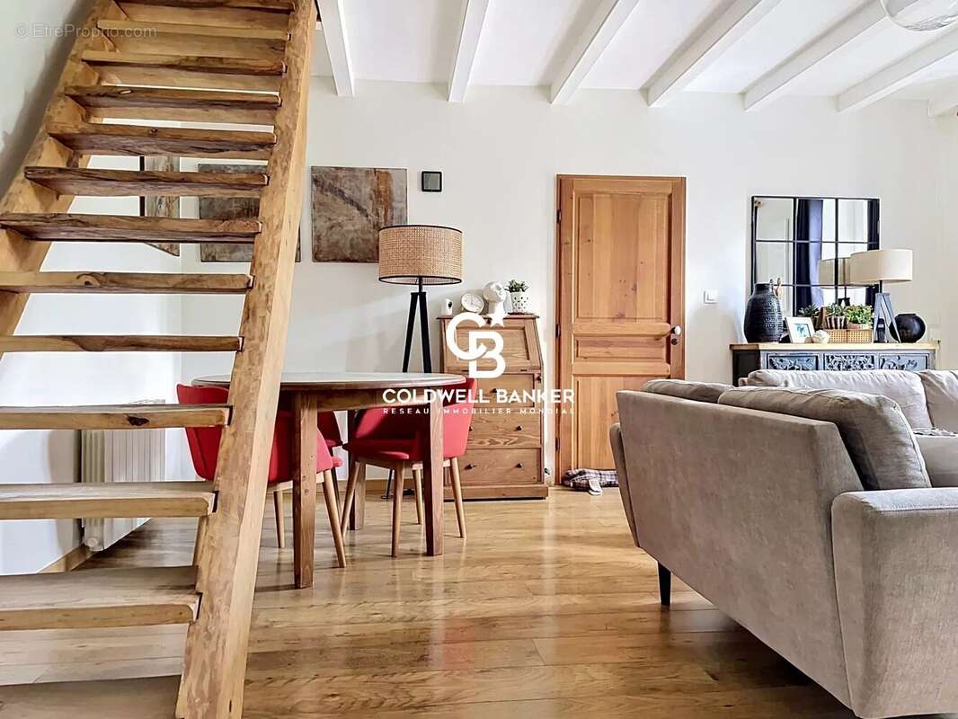 Maison familiale de belles prestations avec jardin et piscine à Aumagne - photo 19