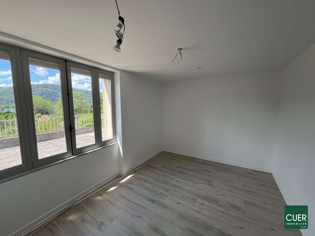 Appartement à LA ROCHE-DE-GLUN
