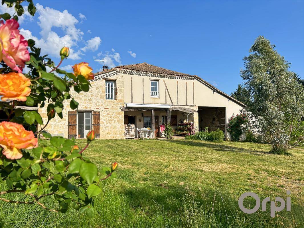 Maison à SAINT-CLAR