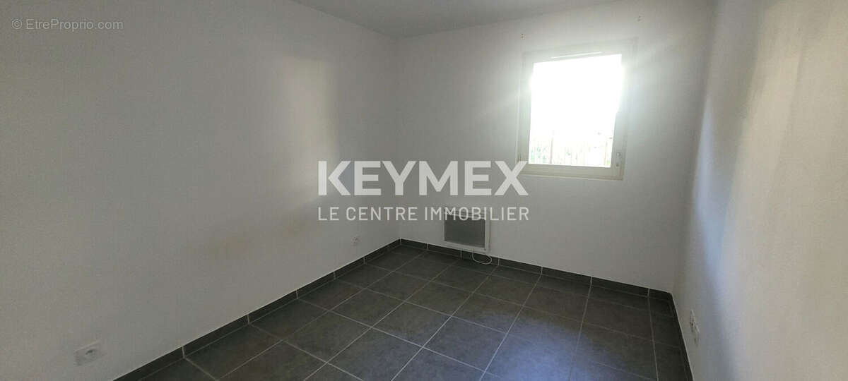 Appartement à SOLLIES-PONT