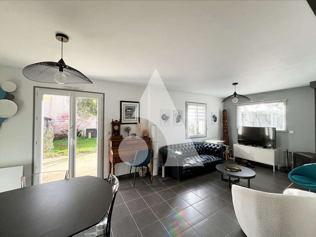 Maison à LOCOAL-MENDON