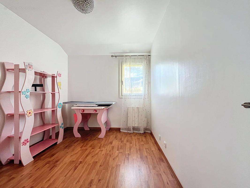 Appartement à MONTIGNY-LE-BRETONNEUX