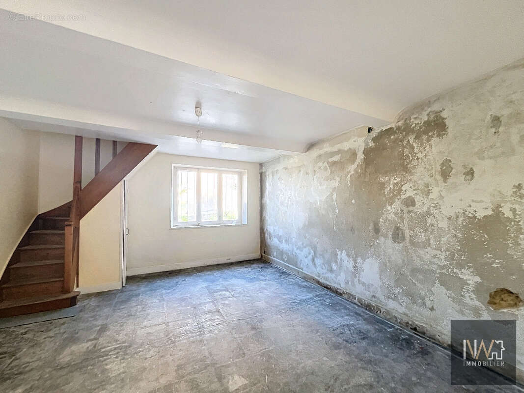 Maison à PORT-EN-BESSIN-HUPPAIN