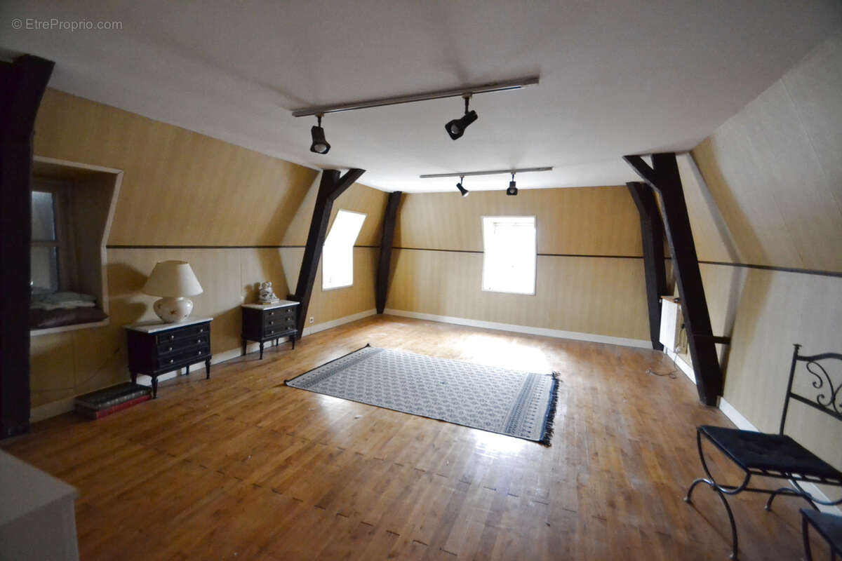 GANNAT Centre, belle maison de caractère de 193 m2 habitables - photo 8