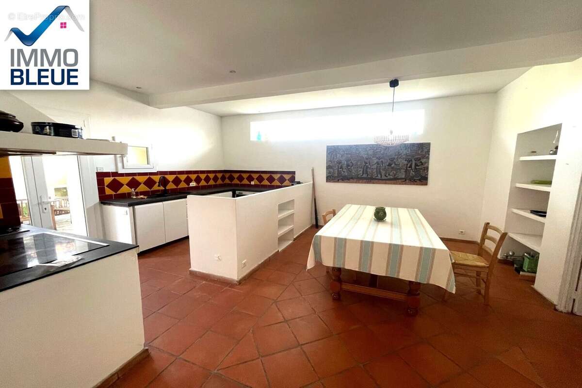 Maison à CHATEAUNEUF-LES-MARTIGUES