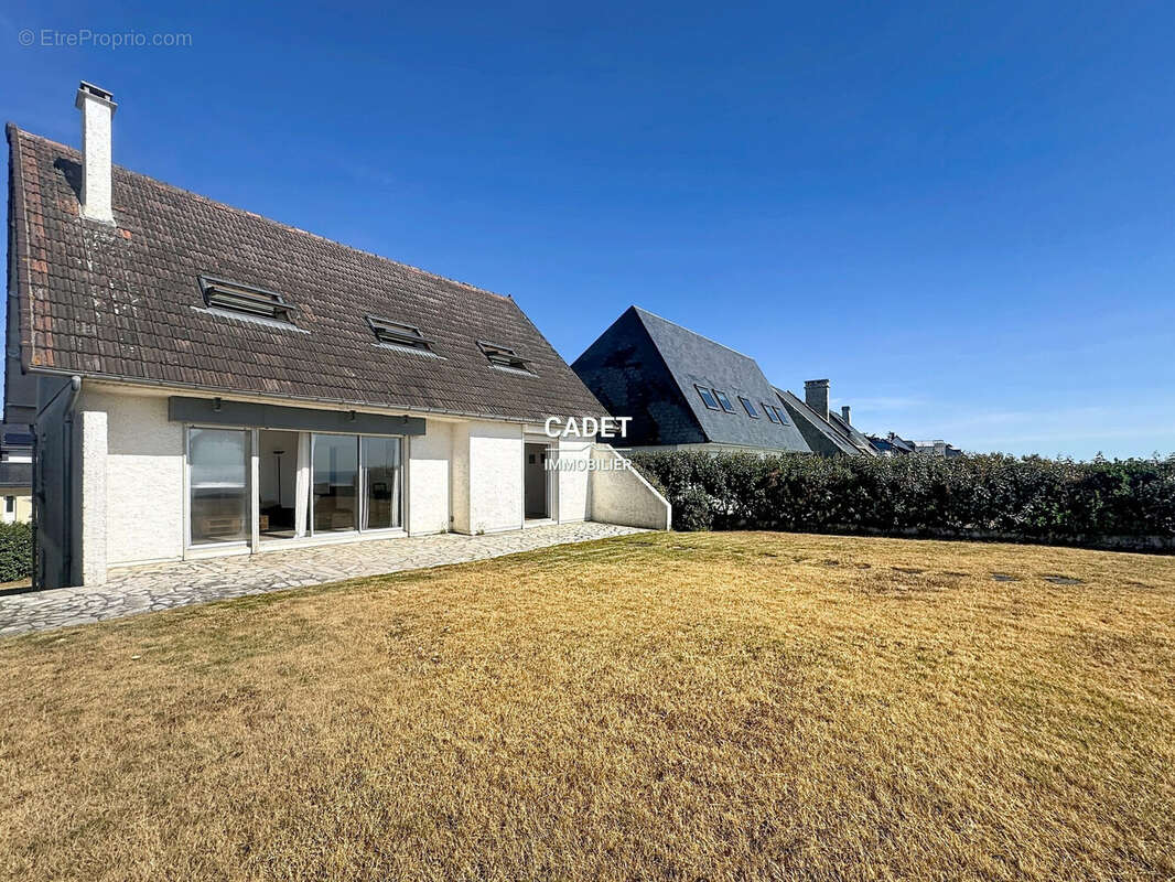 Maison 138 m² à Saint-Pair-Sur-Mer  - photo 8