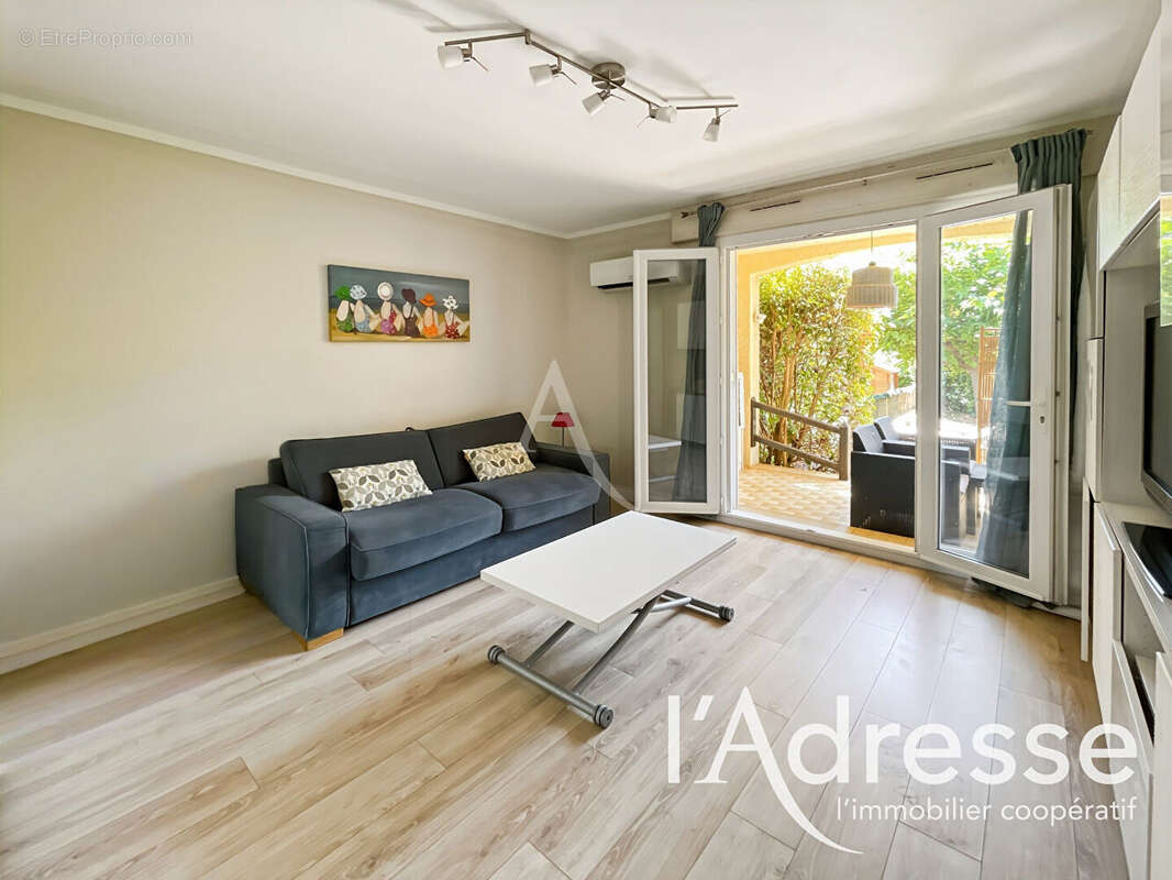 Appartement à SAINT-CYR-SUR-MER