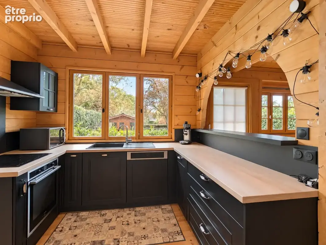Chalet familial avec jardin arboré dans un environnement privilégié - photo 3