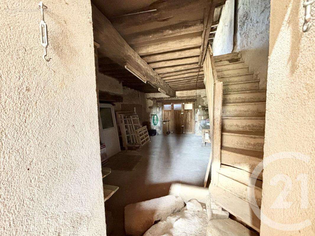 Maison à SAINT-ETIENNE-DE-FURSAC