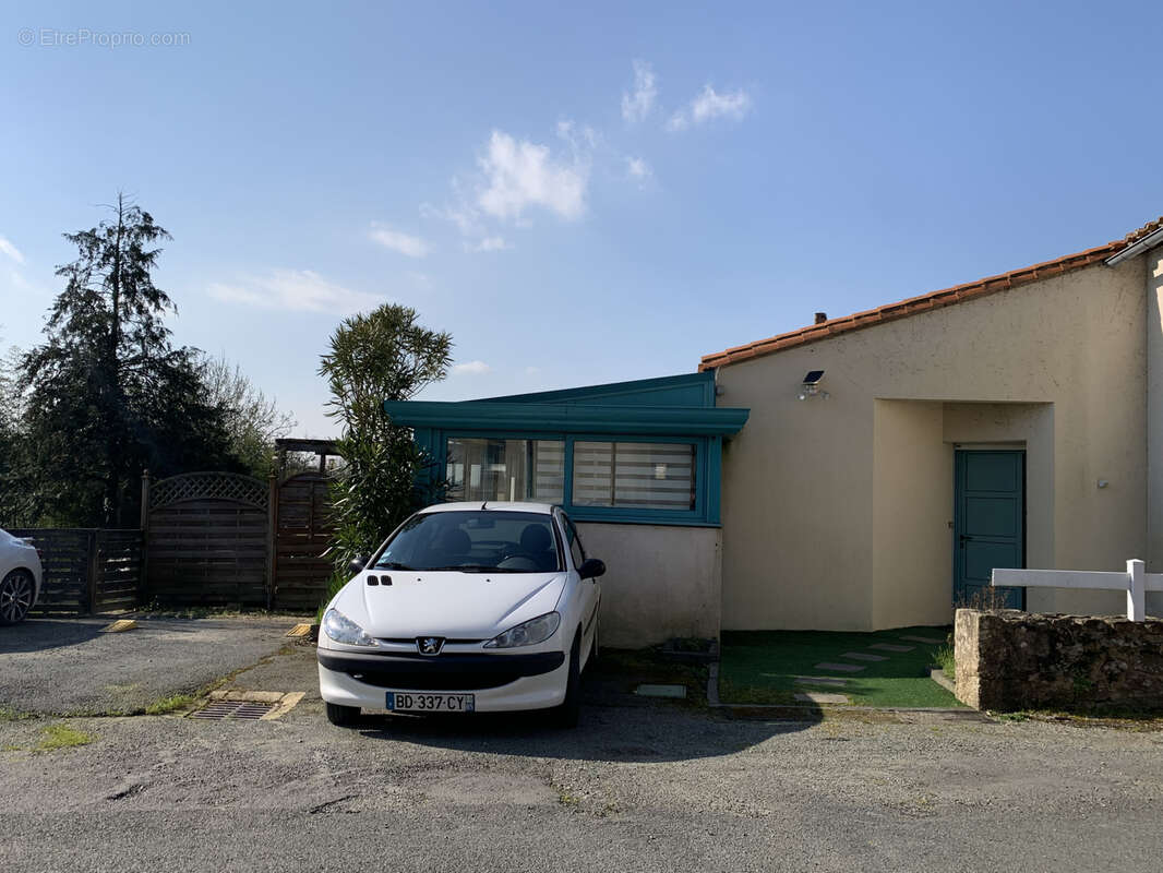 Maison à MENOMBLET