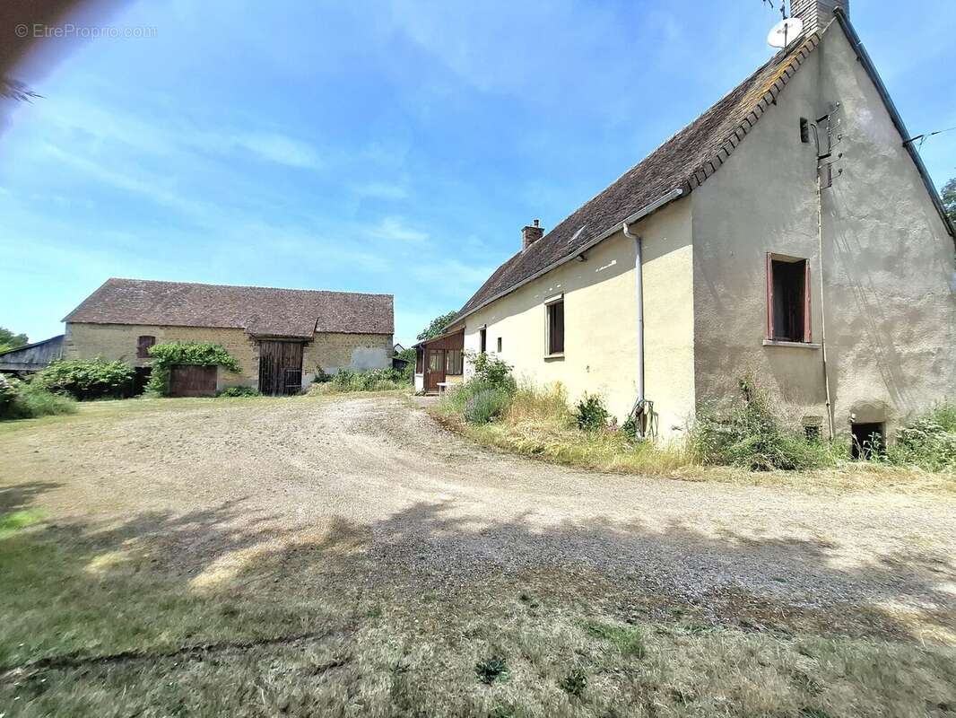 Maison à JUILLE