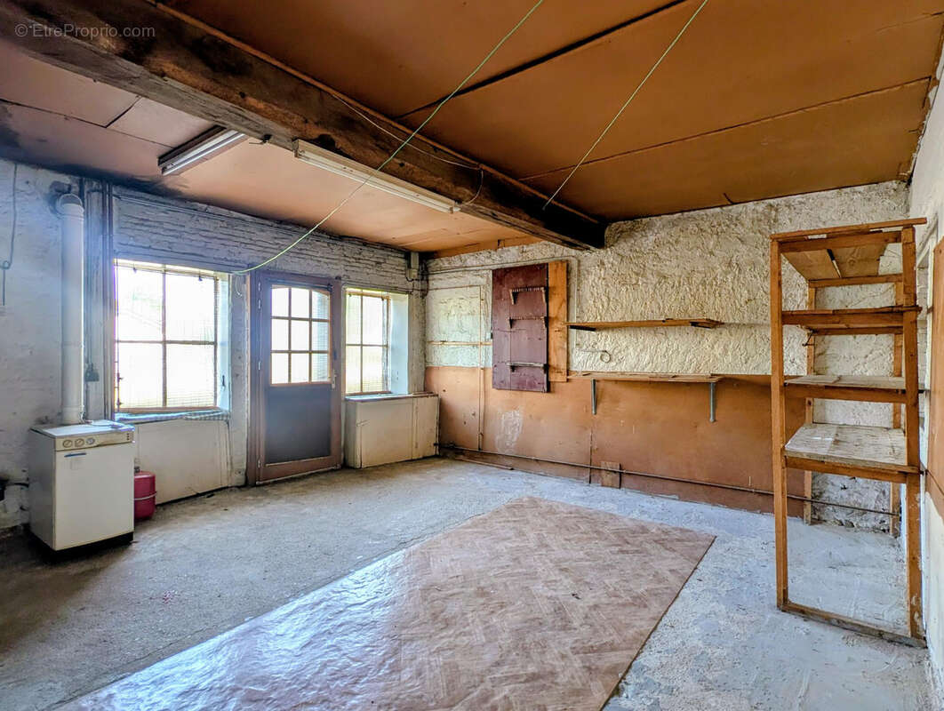 Maison de village à rénover avec grand terrain - photo 10