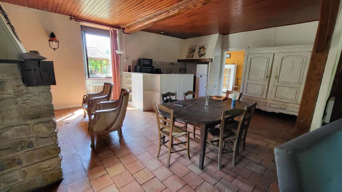 Ancienne fermette : maison  122 m² et grange  420 m² sur parcelle de 3ha environs à la campagne - photo 8