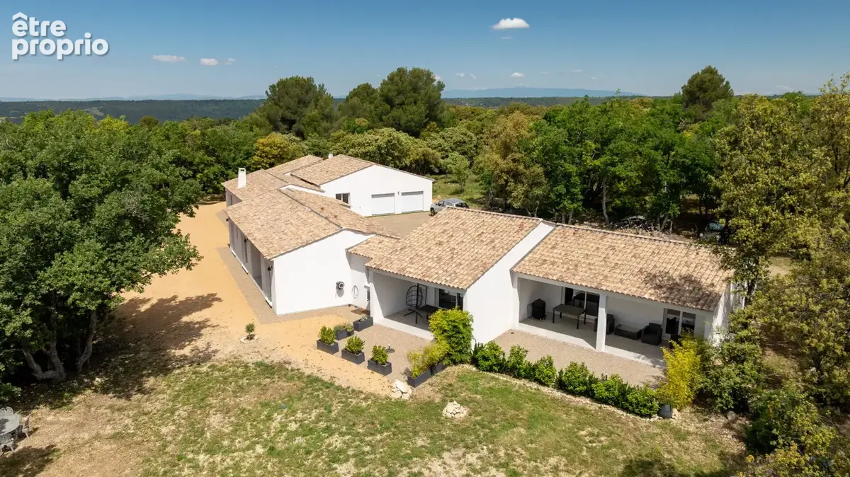 A vendre en exclusivite ! propriété à beaudinard sur verdon 296 m2 sur un terrain de 8243m2 - photo 2