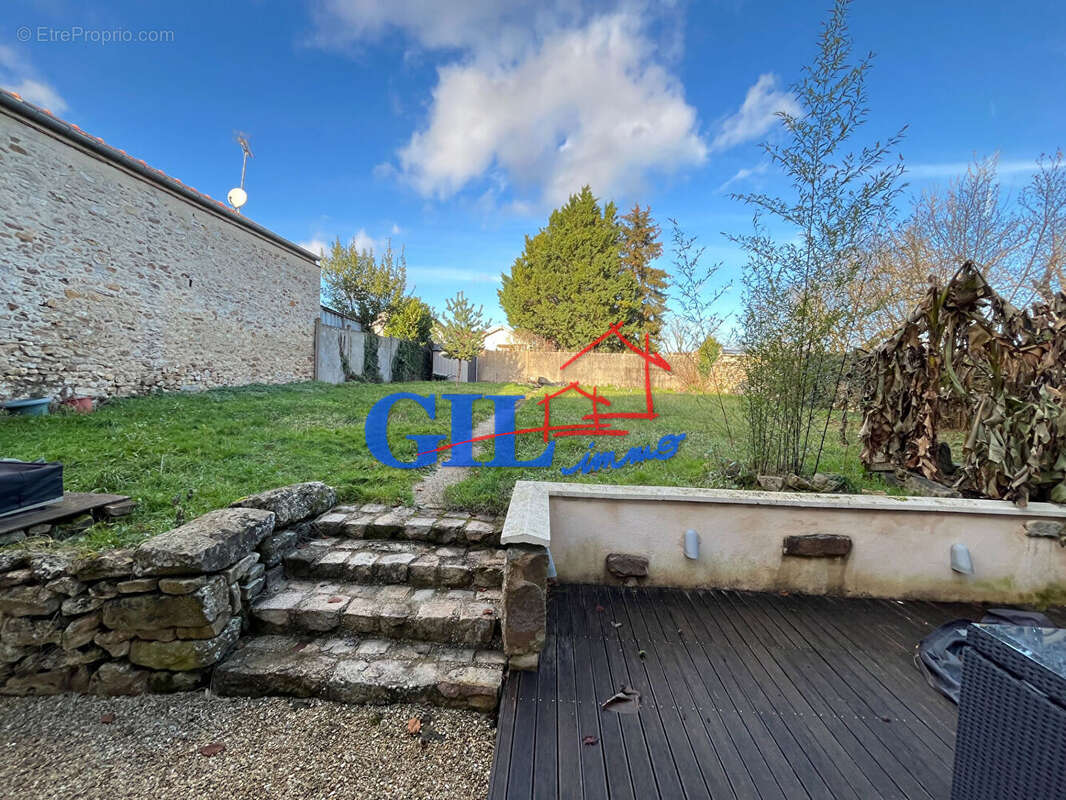 Maison à SAVIGNY-LE-TEMPLE