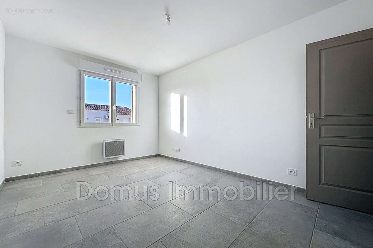 Commerce à MORIERES-LES-AVIGNON