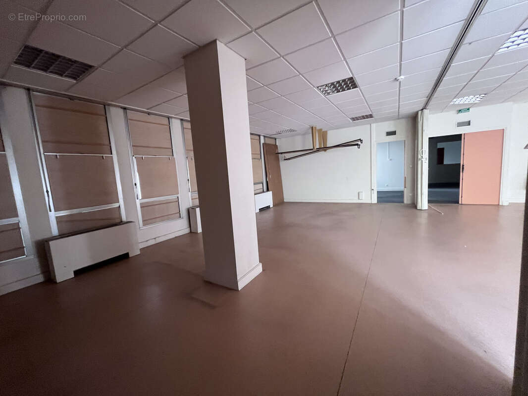 Autre à SAINT-ETIENNE