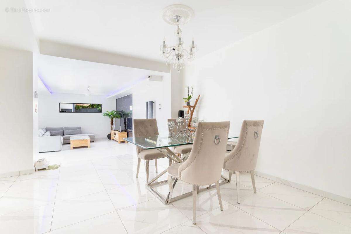 Maison de 4 pièces de 88 m² à Tourcoing Les Orions - photo 4