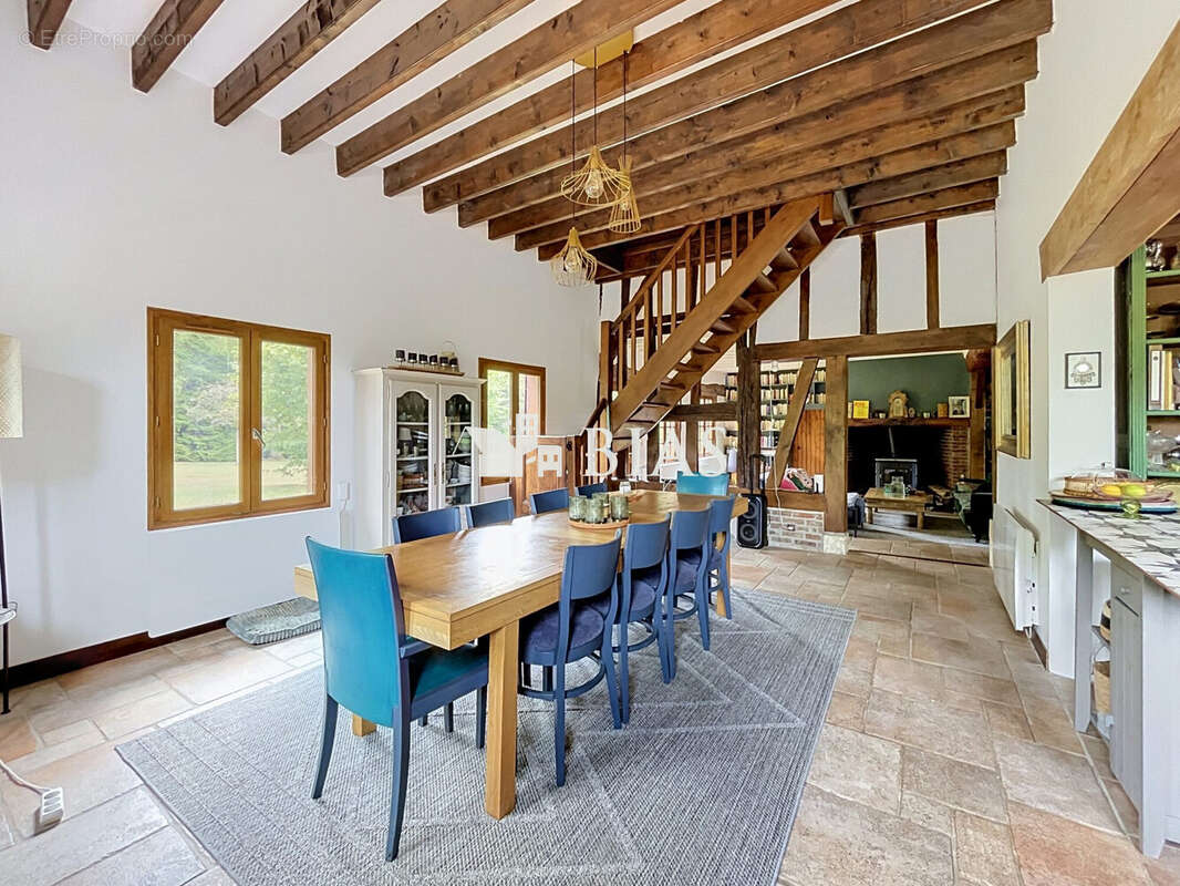 Maison 211 m² à La Neuville-Du-Bosc  - photo 5