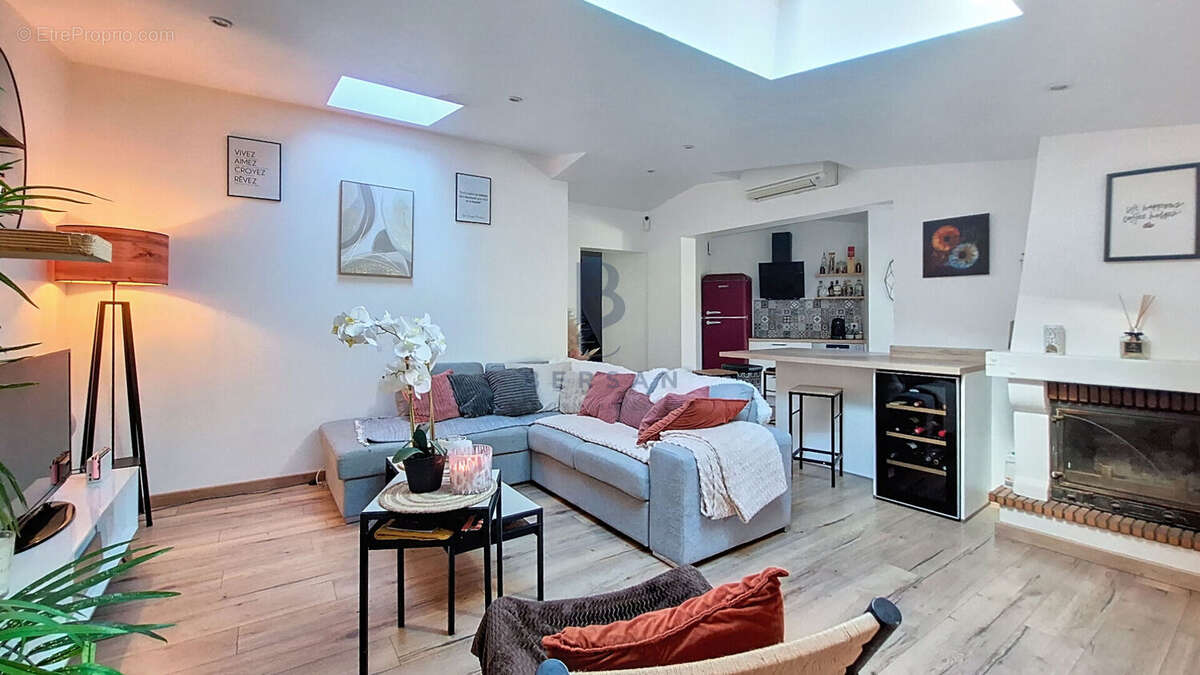 ** vendu par votre agence bersan immobilier**  villa avec piscine quartier tour de mare fréjus, rénovée avec goût - photo 9