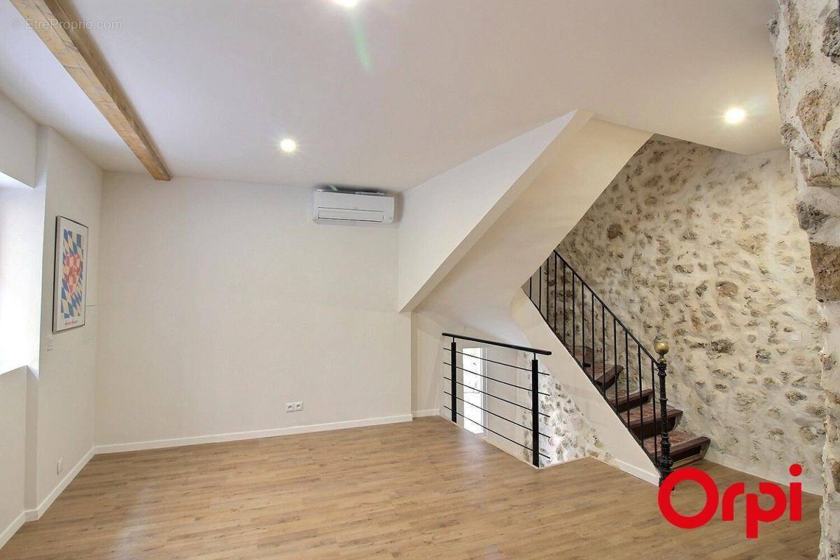 Appartement à AURIOL