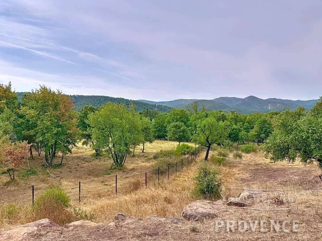 Maison à LA GARDE-FREINET
