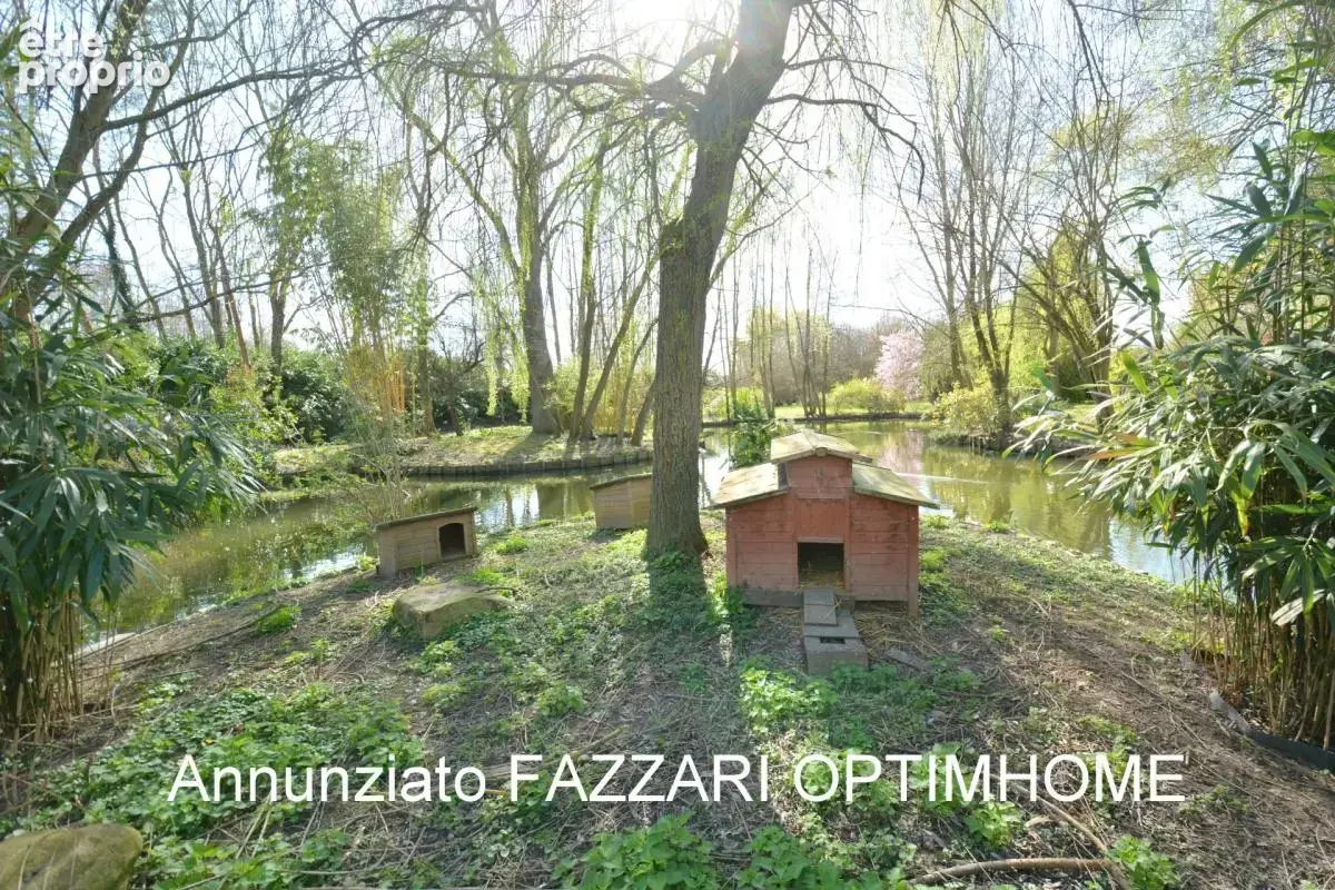 Au cœur d’un domaine clos de 1,5 hectare, ce moulin rénové offre un cadre unique entre étang, rivière et nature préservée - photo 23