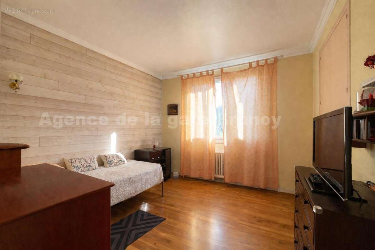 ChatGPT Image 3 mars 2026 à 14_26_06 - Maison à BRUNOY