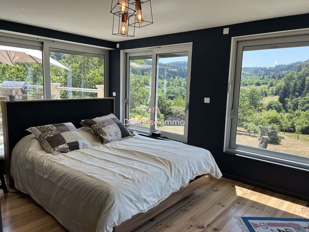 Maison 240 m² à Sainte-Feyre  - photo 8