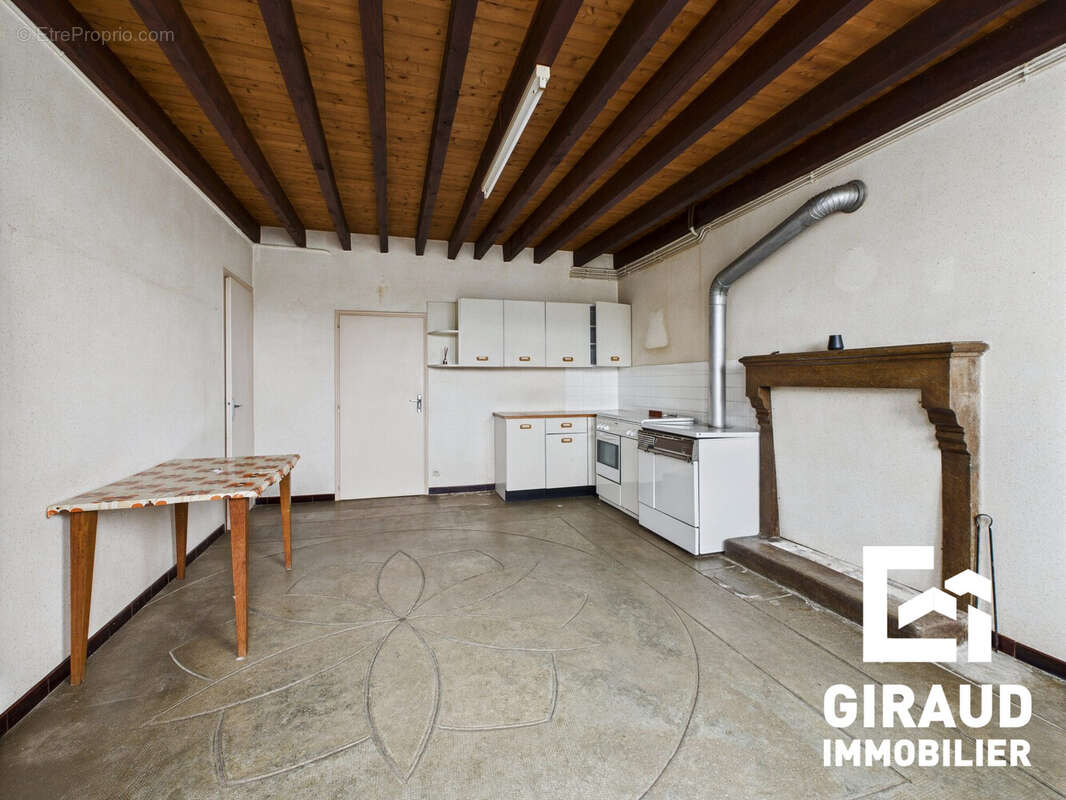 Maison à SAINT-CYR-DES-GATS