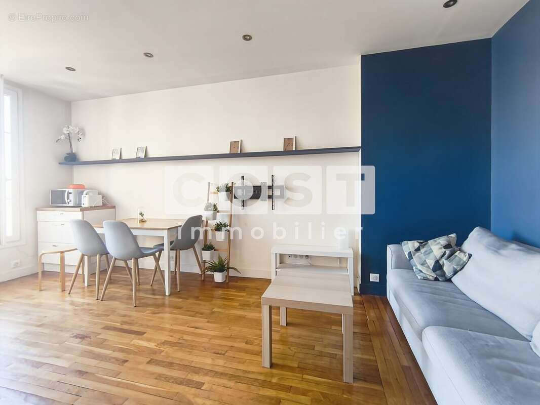 Appartement à COURBEVOIE