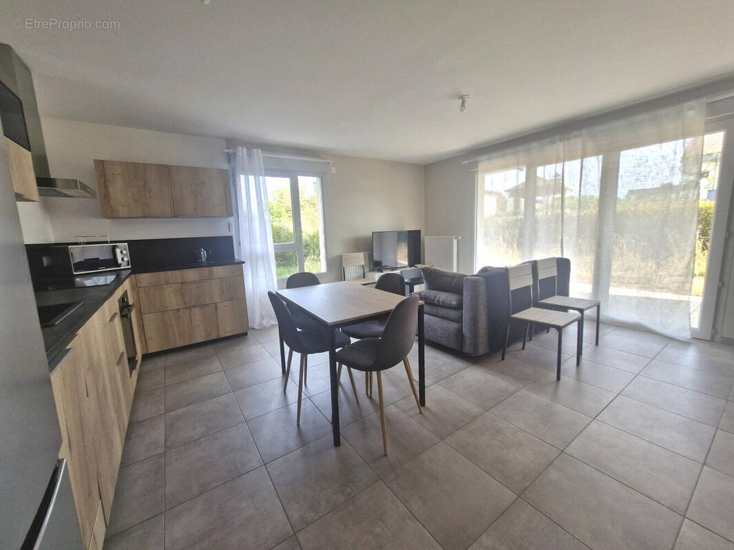 Appartement à POISY