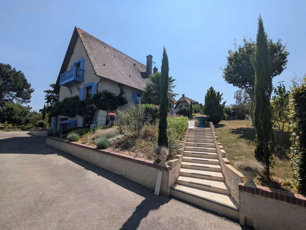 Maison de 205 m² sur sous-sol complet ! - photo 2