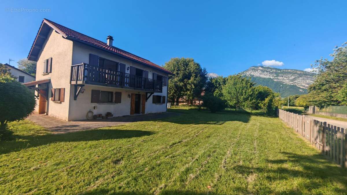 Maison à NOYAREY