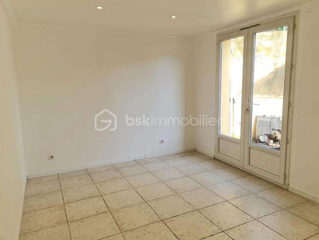 Maison à LA ROQUETTE-SUR-SIAGNE