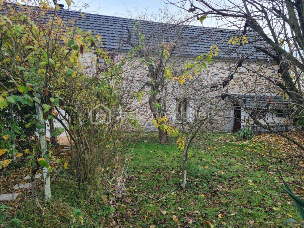 Maison à NEUILLY-SAINT-FRONT