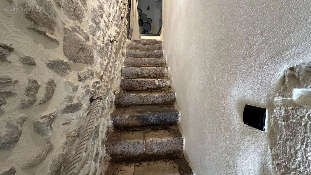 Maison à CHATEAUNEUF-DU-RHONE