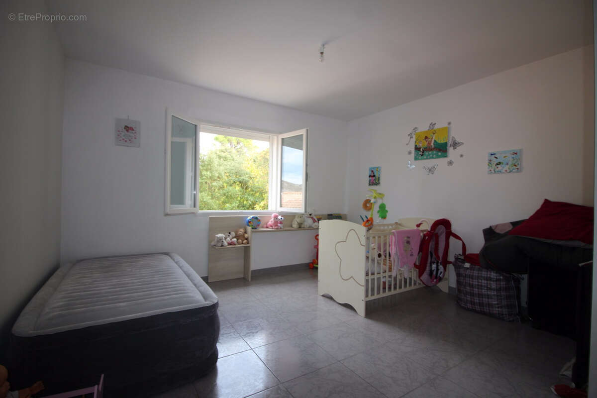 Maison de 210 m2. Terrain de 860 m2. - photo 6