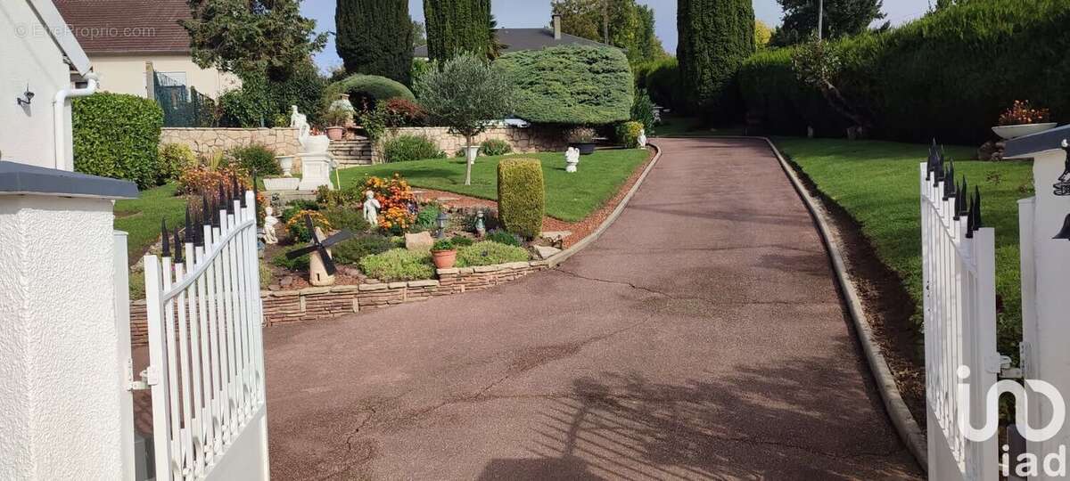 Photo 2 - Maison à COURTENAY